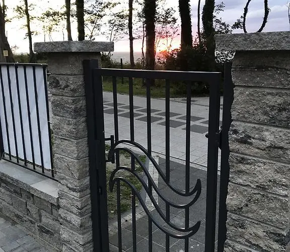 Bialy W Rewalu Апартаменты